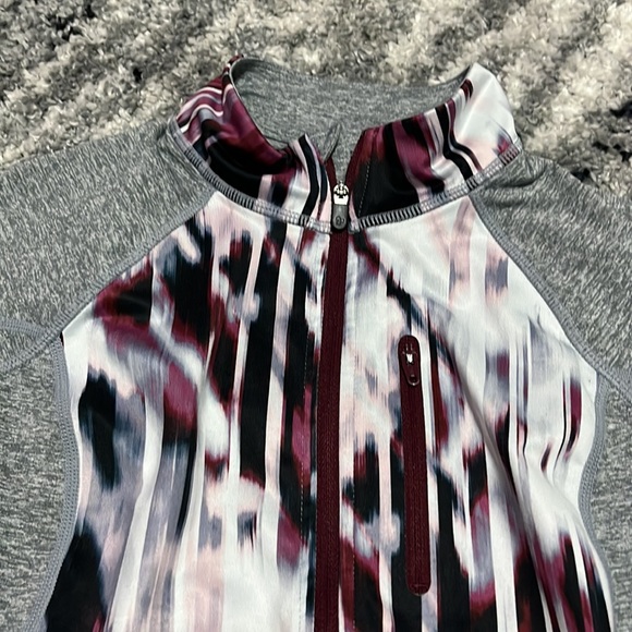 Zella jacket - Picture 2 of 7